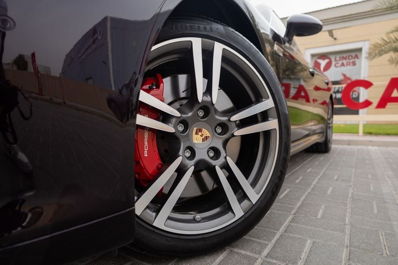 بورش باناميرا Porsche Panamera Turbo (LOWEST MILEAGE) 2010 GCC.