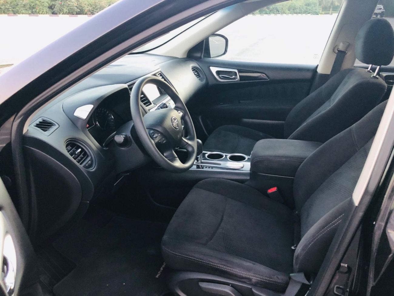 Nissan Pathfinder MODEL 2016 CAR PERFECT CONDITION INSIDE AND OUTSIDE NO ANY MECHANICAL ISSUES FULL