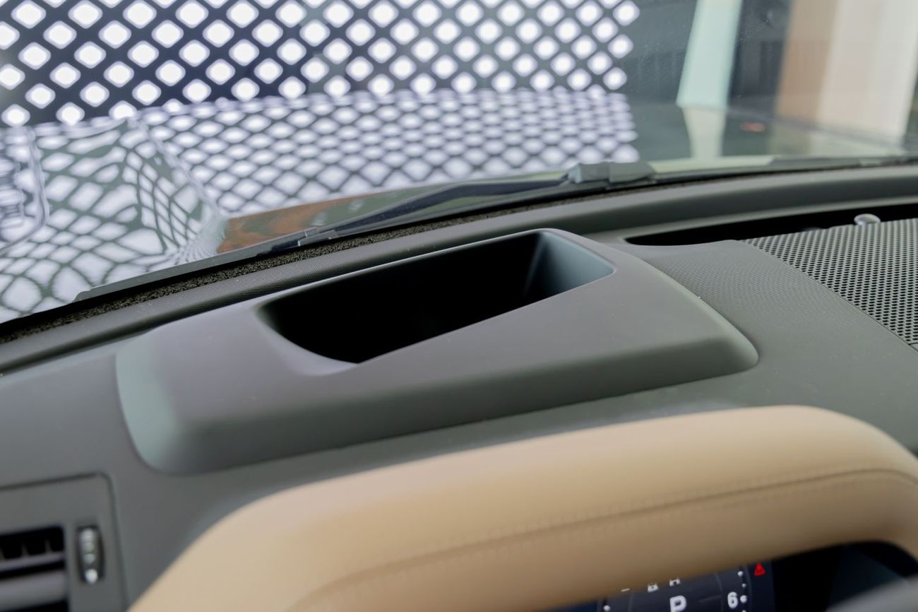 Land Rover Defender Land Rover Defender X-Dynamic HSE P400 - 2026 - GCC (Export)