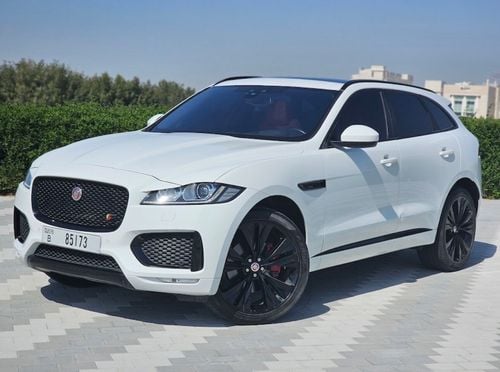 جاكوار F بيس