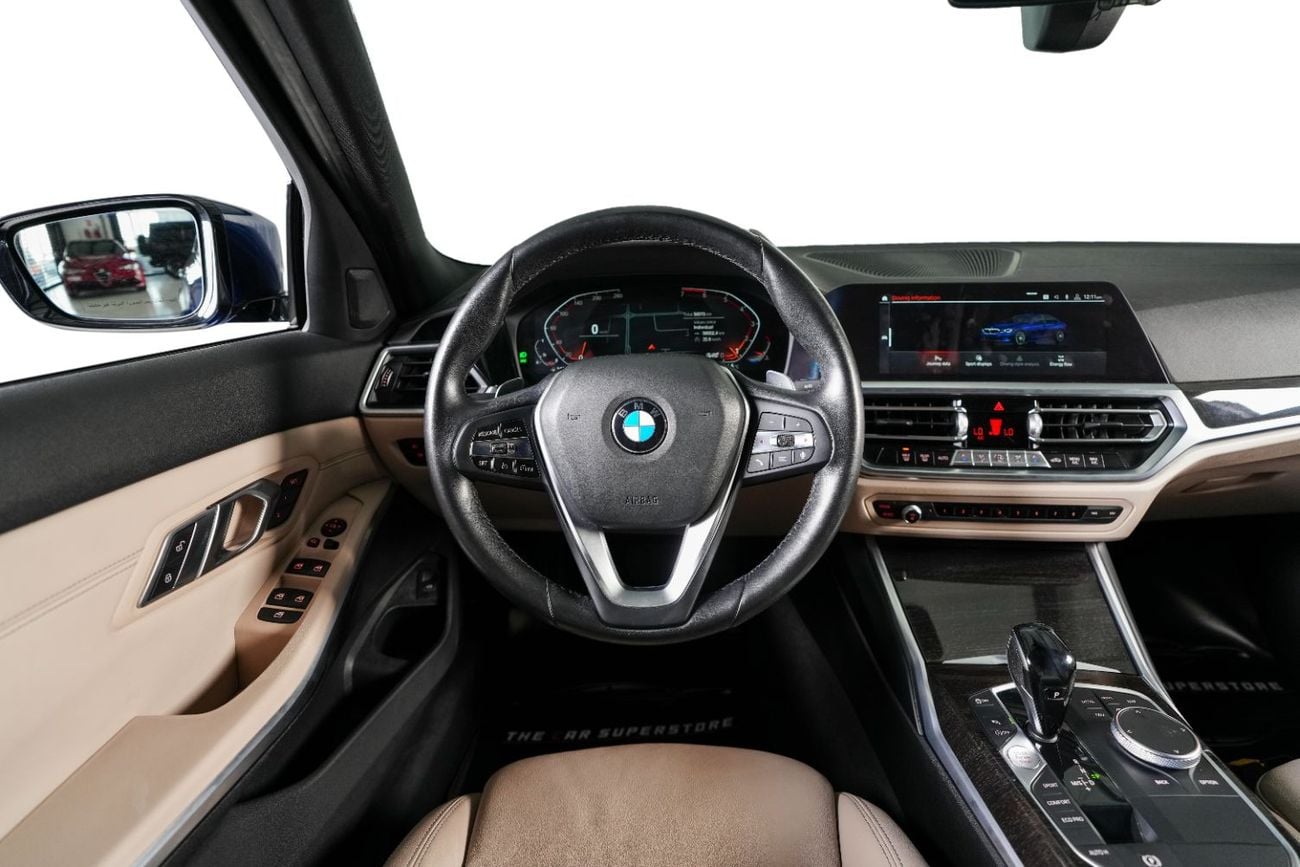 BMW 330i Luxury Line 2.0L Luxury line - Under BMW service contract