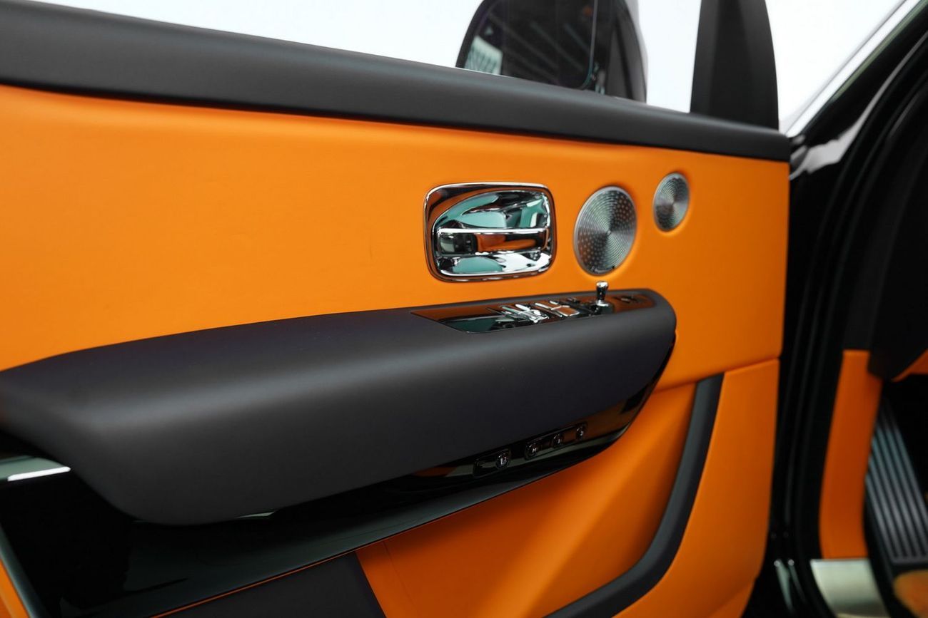 رولز رويس كولينان SILVER BADGE