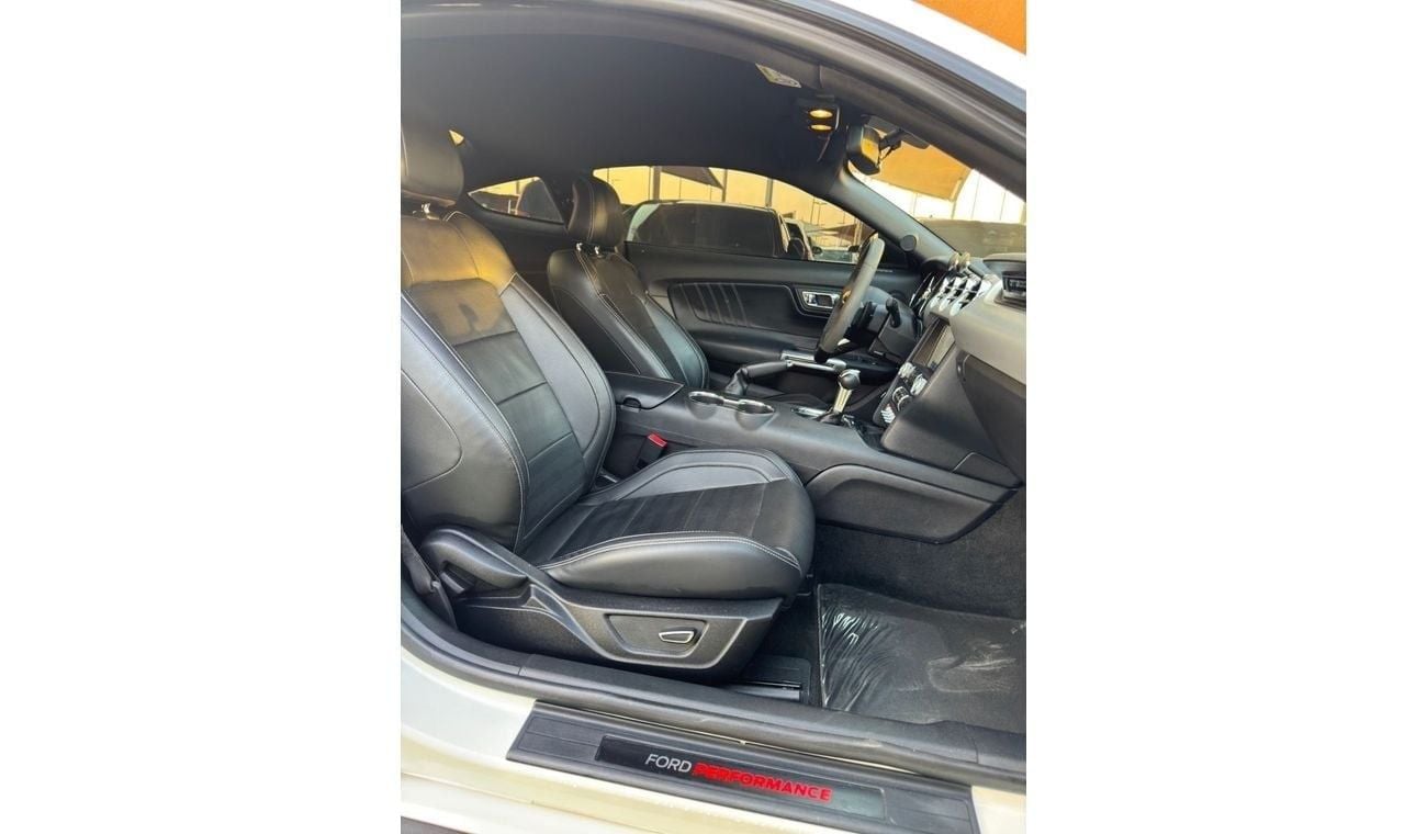 Ford Mustang ‏MUSTANG GT 5.0  GCC 2017 ‏V8 FULL OPTION BODYKIT ( SHELBY)  ‏full service history  ‏Original paint