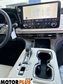 لكزس LM 350h Hybrid 4 Seater 2025 - Ready Stock!