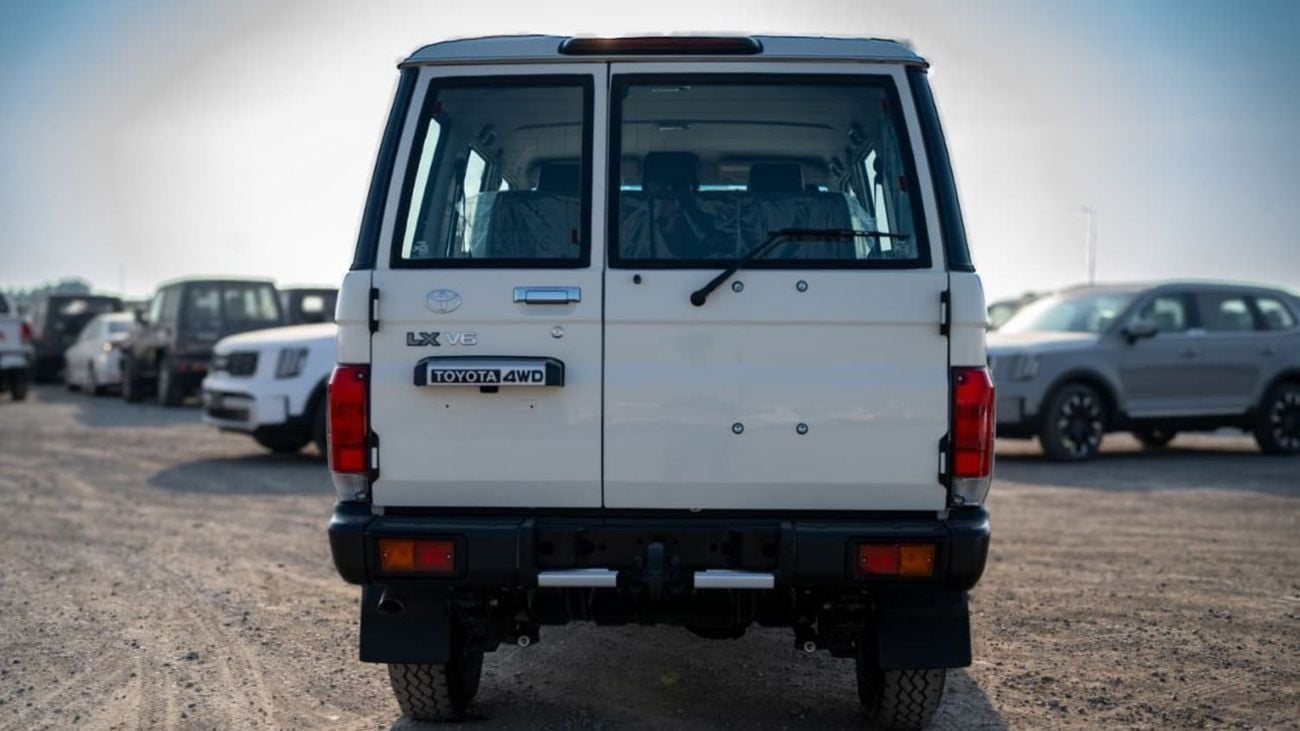 تويوتا لاند كروزر 70 LX LC 76 4.0L Petrol | Manual | Four Wheel Drive | 6 seats | 5 Door