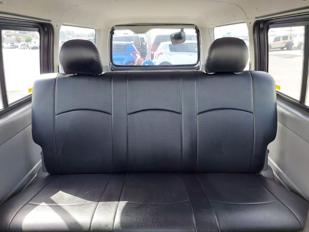 تويوتا هاياس TOYOTA HIACE VAN RHD 2004 MODEL 2.0 L PETROL AUTOMATIC(PM02513)