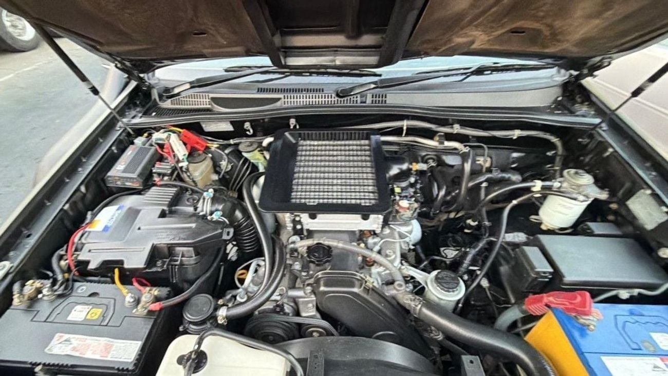 تويوتا برادو OFF ROAD MODIFIED | 3.0L | MANUAL TRANSMISSION | AIR SNORKEL | LEATHER SEATS |