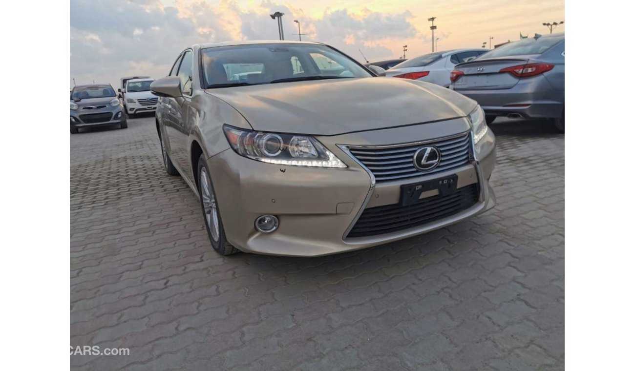 Lexus ES350 Lexus ES350 full option 2014 very good condition