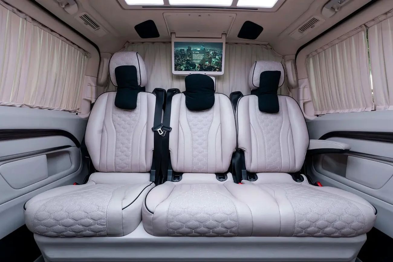 Mercedes-Benz V 250 Premium Edition - European Built Revolver VIP | 1 Year Warranty Included | 0% DP | AED 4,312 P/M |