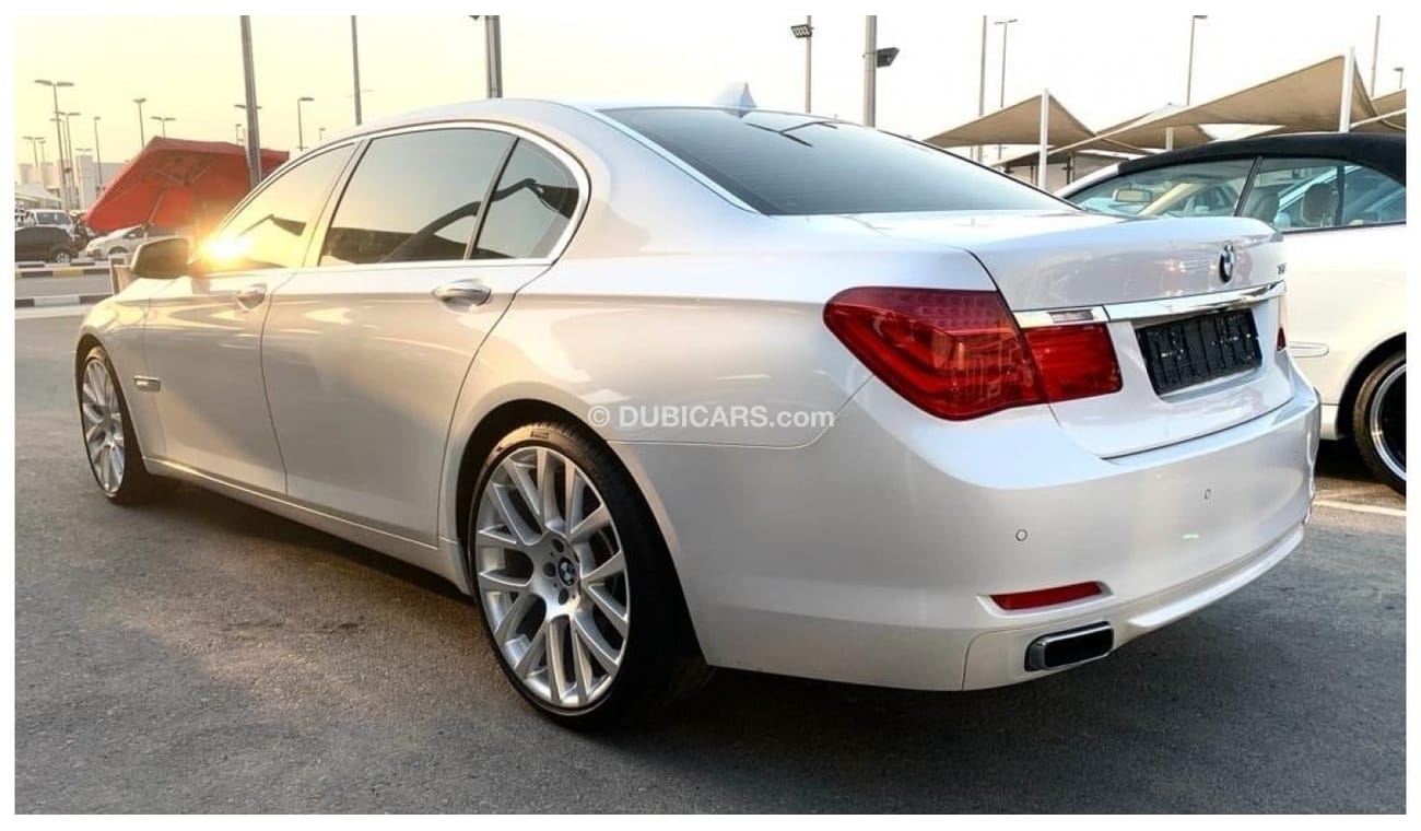 بي أم دبليو 750Li اكسكلوسيف