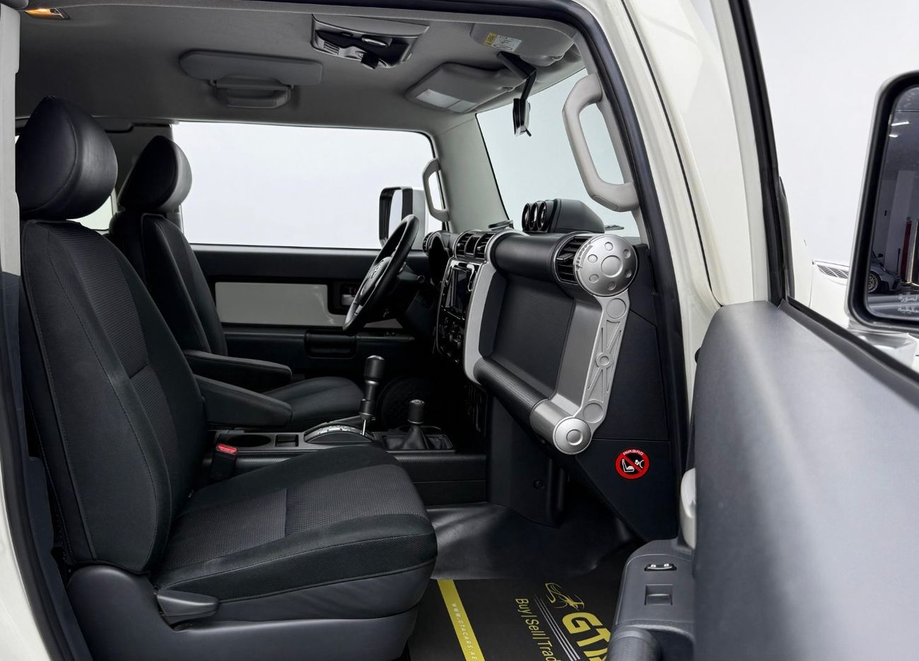 Toyota FJ Cruiser GXR 4.0L A/T 2018 Toyota FJ Cruiser GXR, 1 Year Unlimited KM Warranty,Service History, GCC