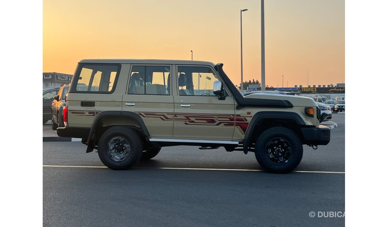 تويوتا لاند كروزر هارد توب Toyota Land Cruiser Hard Top 2024 | LC 76 T/DSL - G 4.5L