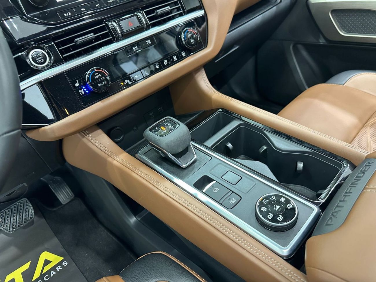 نيسان باثفايندر 2022 Nissan Pathfinder SL, Oct 2027 Nissan Warranty, Oct 2025 Nissan Service Pack, Full Options, GCC