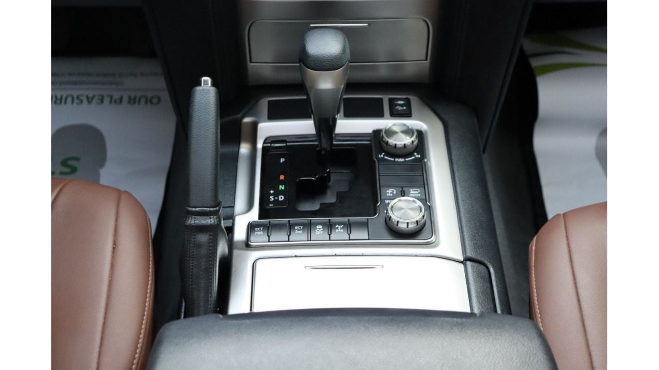 Toyota Land Cruiser GXR GT Toyota Land Cruiser GX.R Grand Touring / V6 / 2019 / GCC / Free Accident  / Only 86,000KM