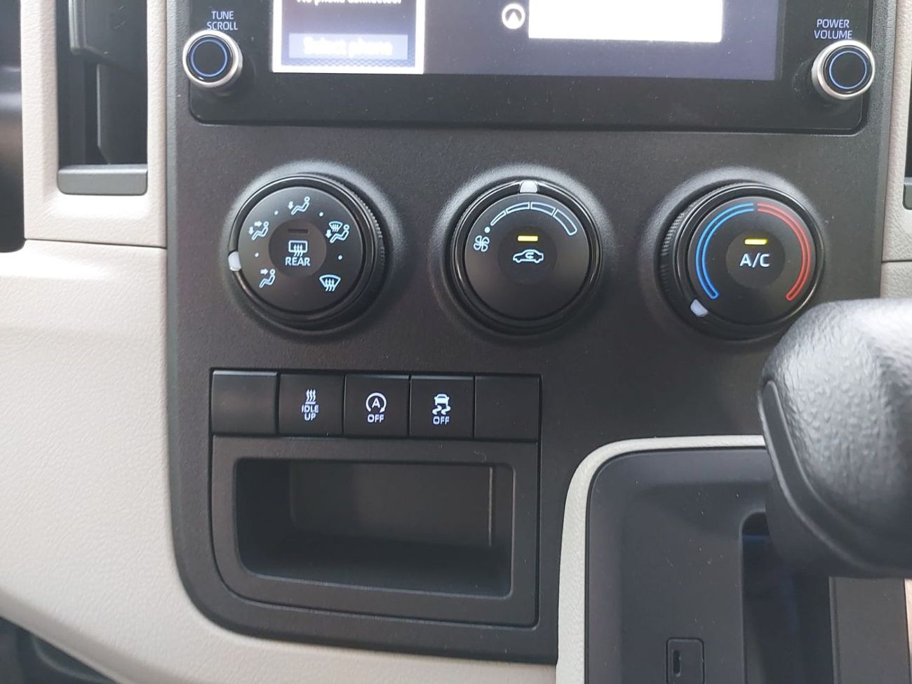 Toyota Hiace TOYOTA HIACE COMMUTER VAN RHD 2022 MODEL 2.8 L DIESEL AUTOMATIC(PM42119)