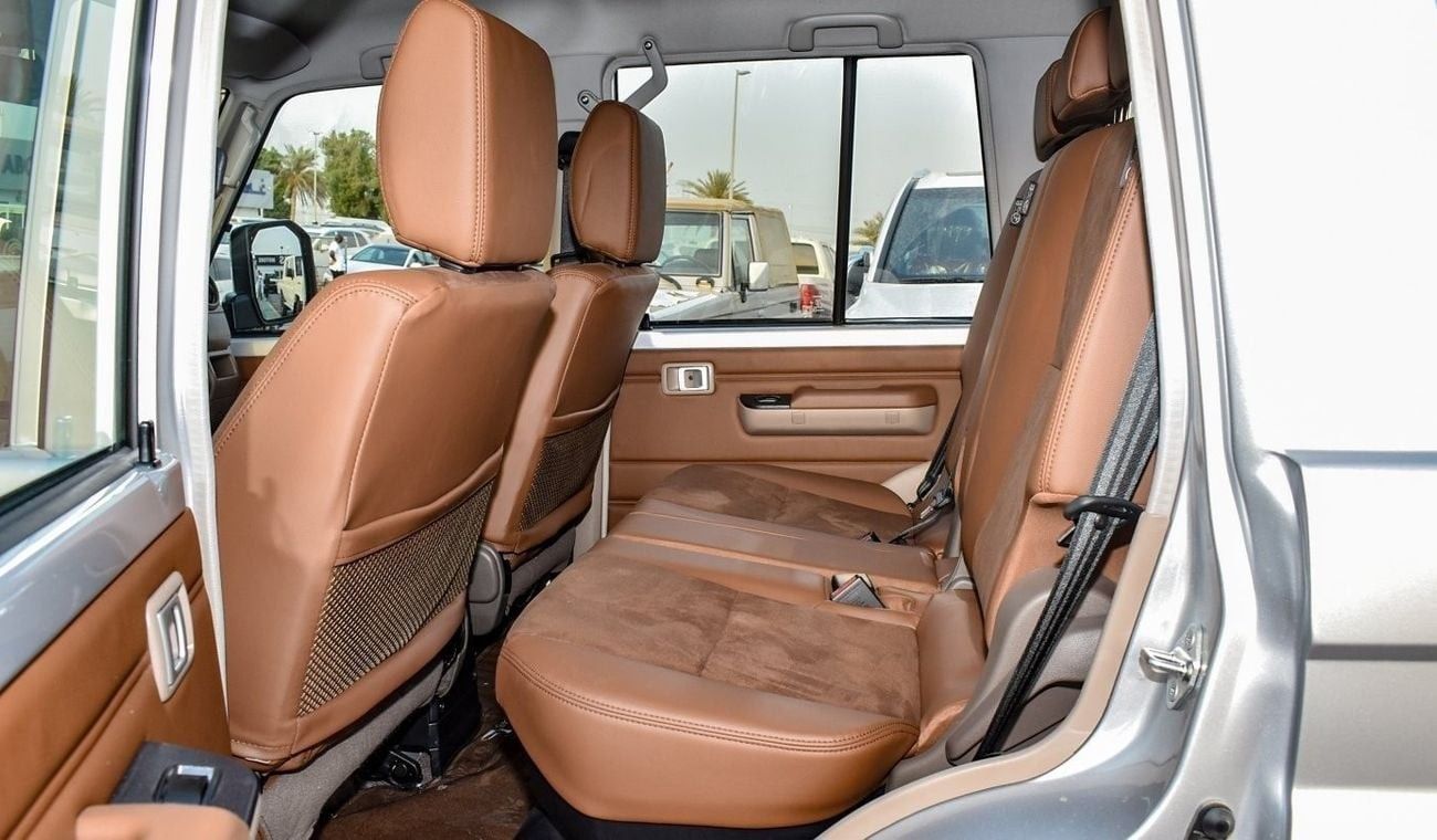 Toyota Land Cruiser 70 4.0L V6 A/T