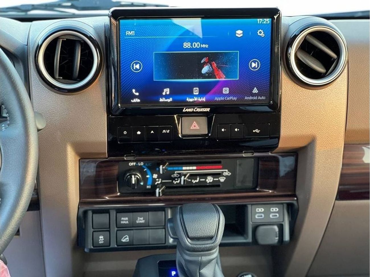 Toyota Land Cruiser Pick Up LC79 D/C 2.8L DSL A/T  // 2024 // FULL OPTION WITH RADAR , LED LIGHT , DVD & BACK CAMERA // SPECIAL