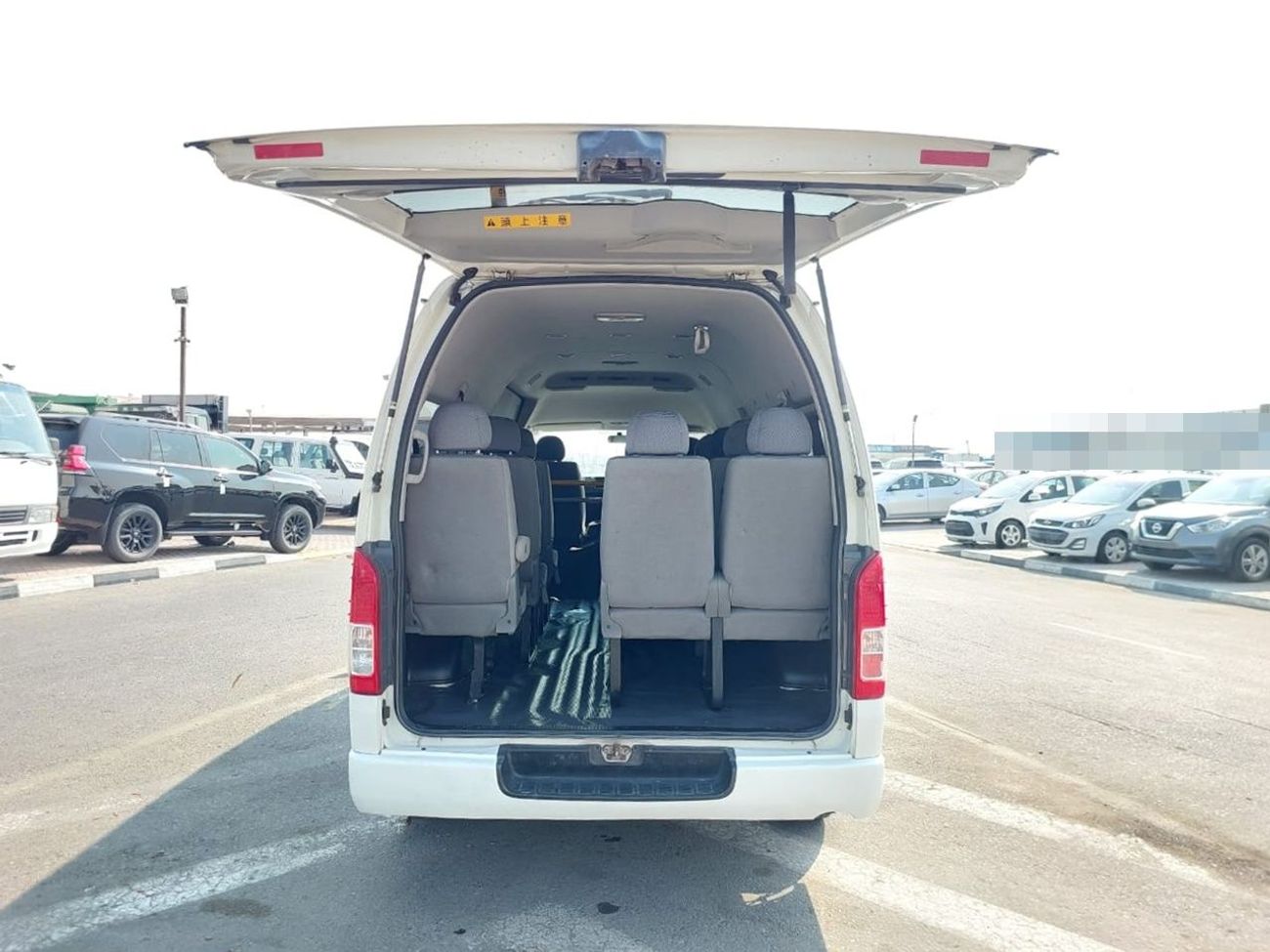 Toyota Hiace TOYOTA HIACE COMMUTER VAN RHD 2015 MODEL 2.7 L PETROL AUTOMATIC(PM07411)