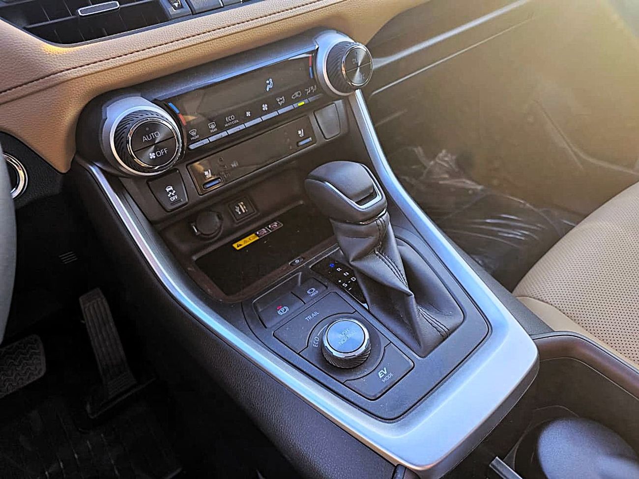 تويوتا راف ٤ Toyota RAV4 Hybrid 2.5l Suv AWD 5Doors GCC Black Color 2025 Model