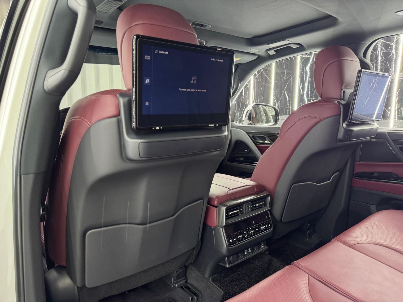 Lexus LX 600 Signature 3.5L 2023 Lexus LX600,  Lexus Warranty + Service Pack, Fully Loaded, 8 Seater, GCC