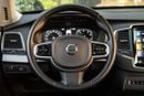 فولفو XC 90 MOMENTUM