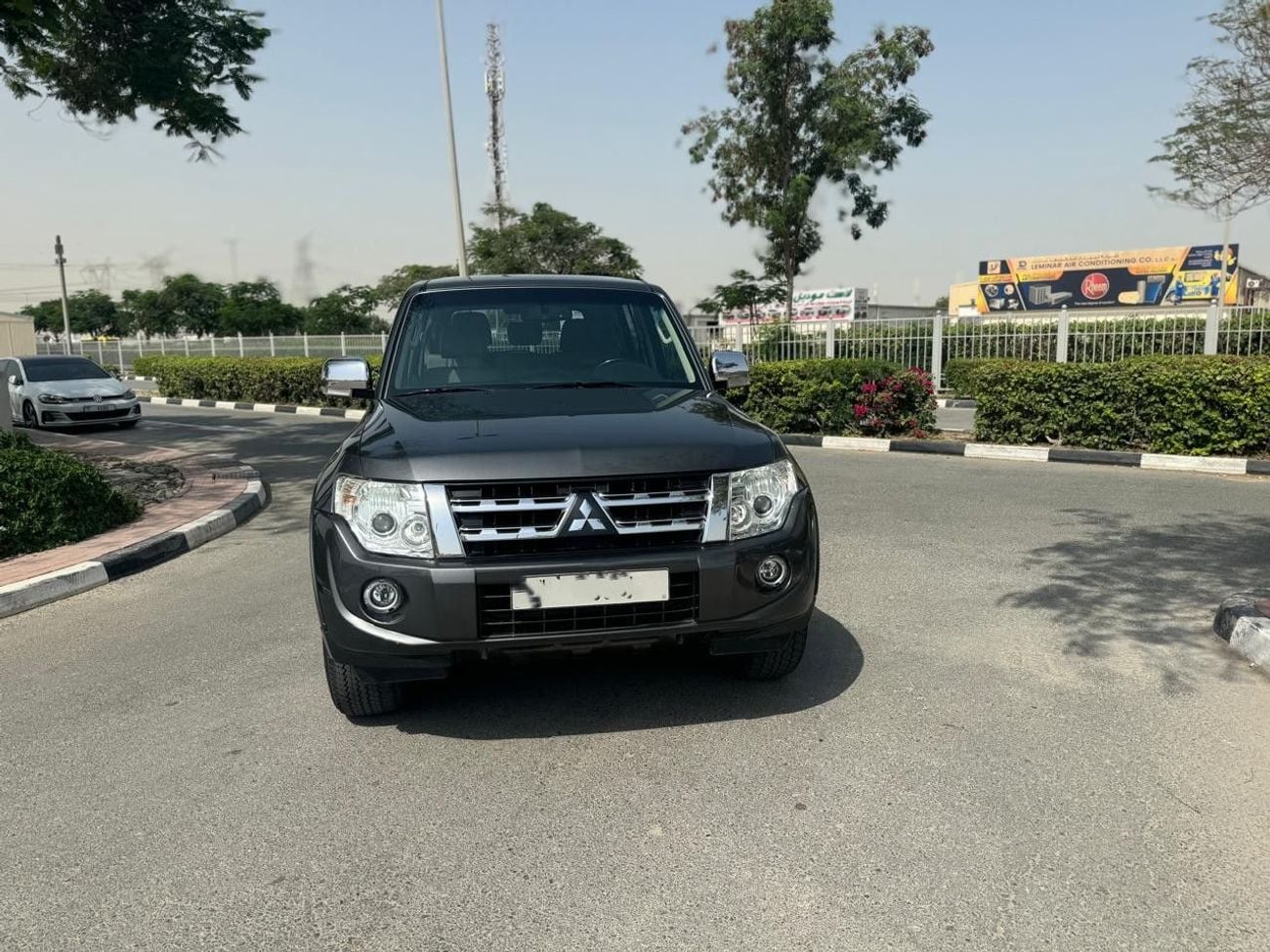 Mitsubishi Pajero GLS Mid 3.5L (189 HP) (5 Seater)