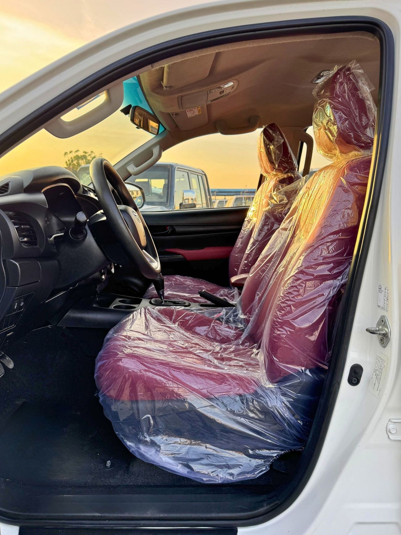 Toyota Hilux DIESEL/ A/T / 4WD/ CHROME BUMPER/ EXPORT ONLY / LOT#85555