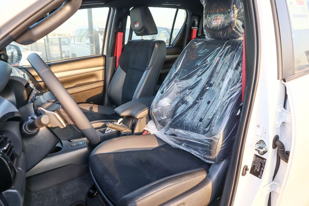 تويوتا هيلوكس GR Sport 4.0L