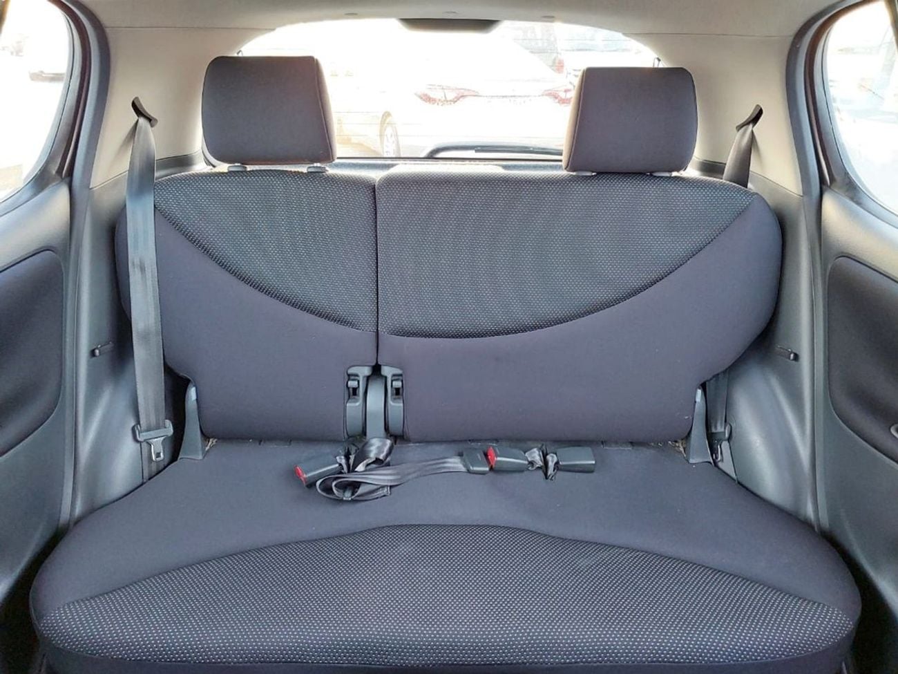 Toyota Yaris TOYOTA VITZ RIGHT HAND DRIVE(PM61356)