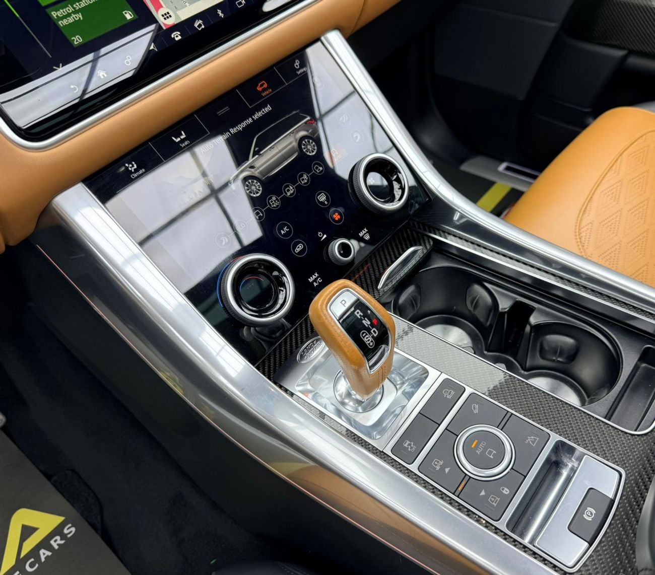 لاند روفر رينج روفر سبورت 2022 Range Rover Sport SVR, 2027 RR Warranty + Service Pack, Full RR Service History, GCC