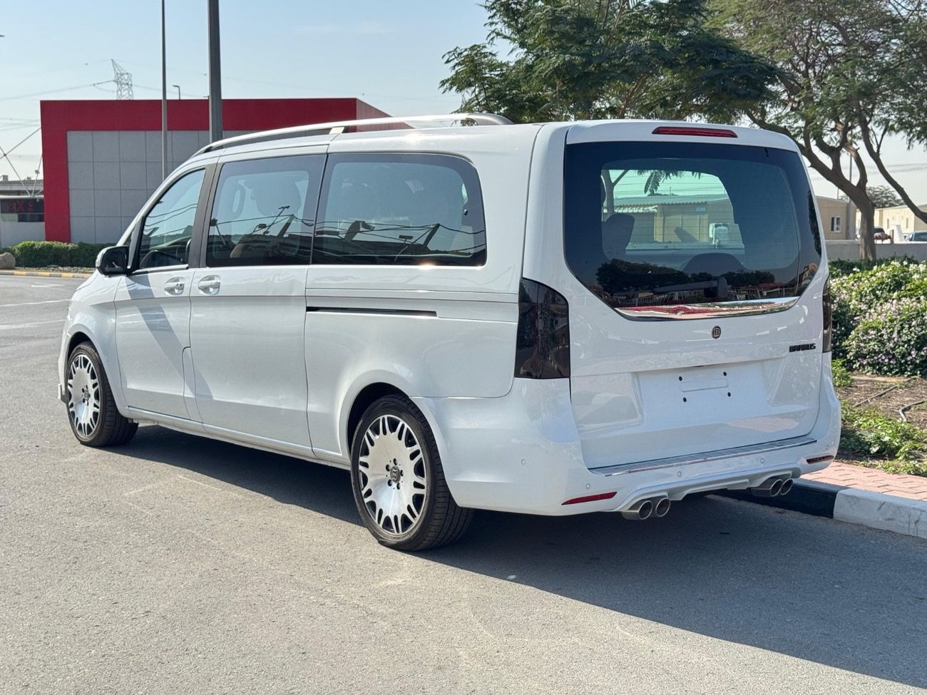 مرسيدس بنز فانيو 