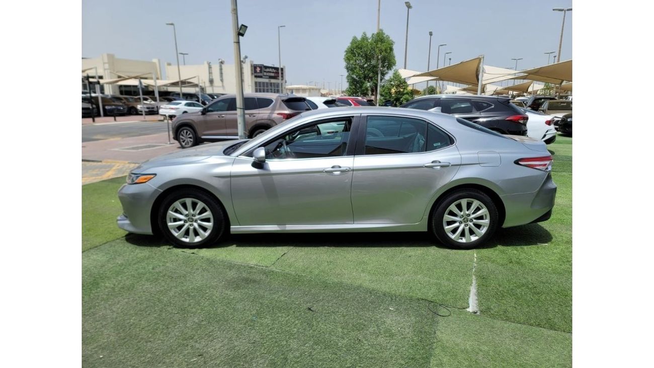 تويوتا كامري LE