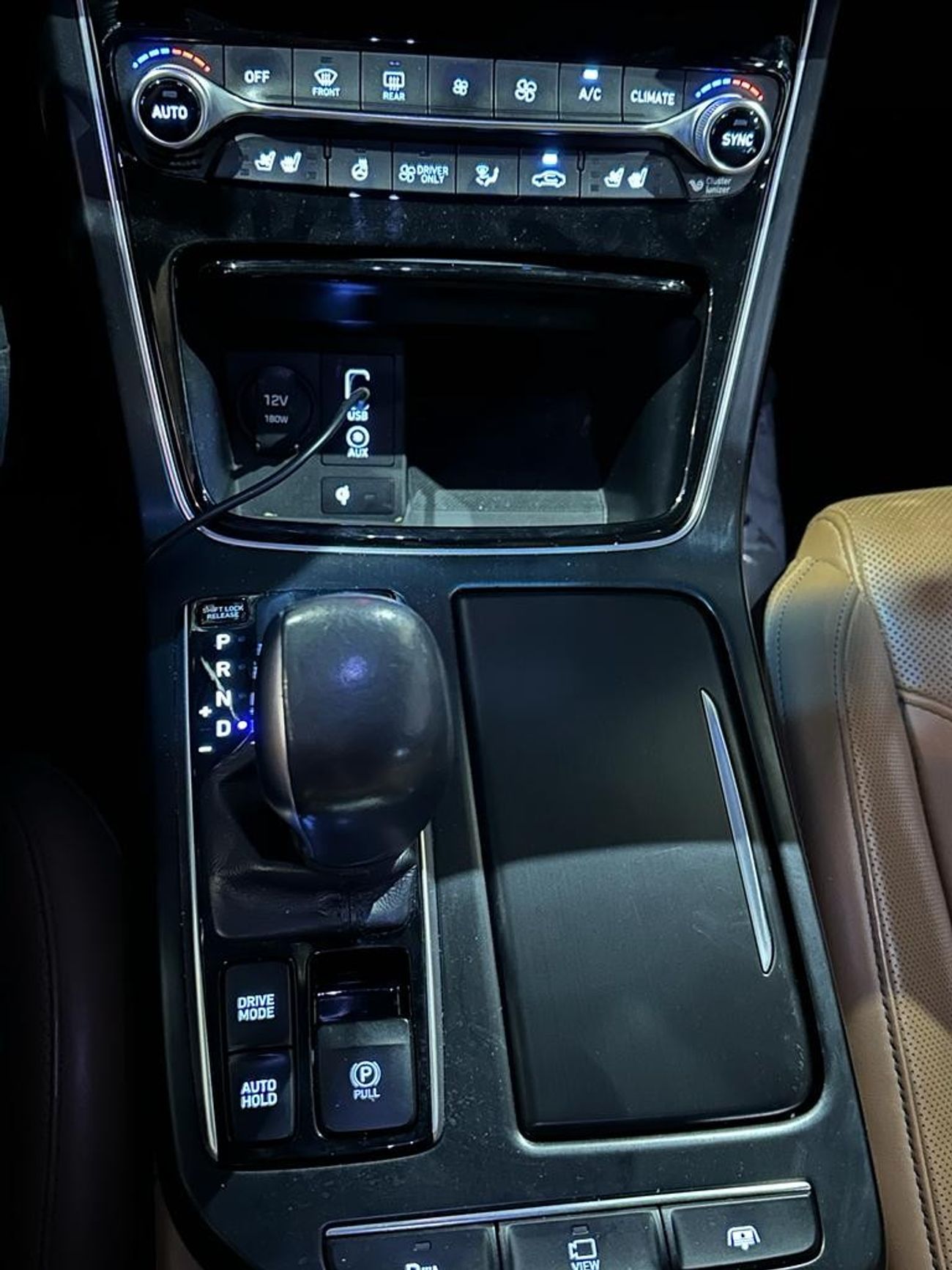 Hyundai Azera Hyundai Azera Hybrid, imported from Korea