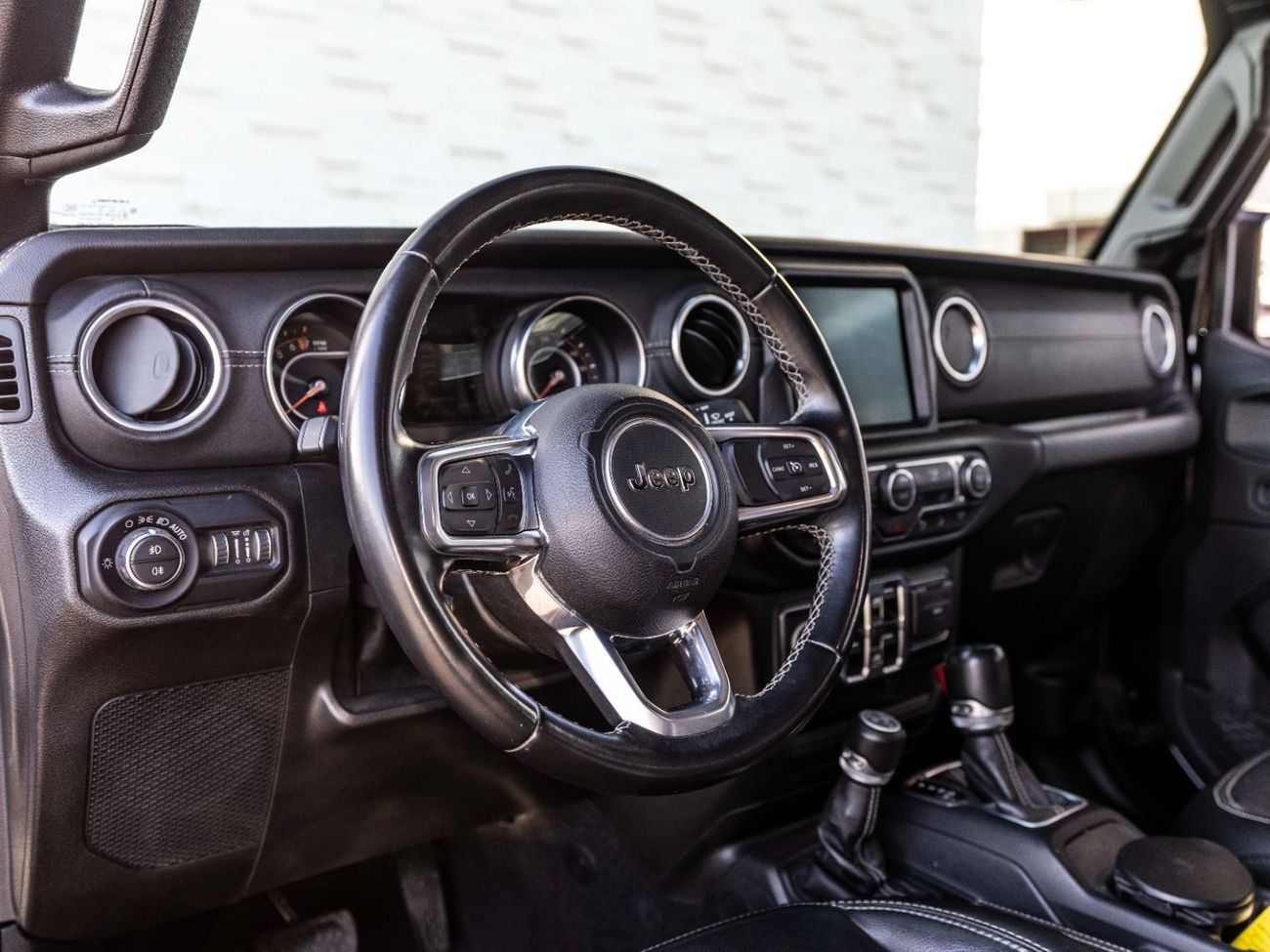 Jeep Wrangler Sahara 3.6L A/T (5 Seater)