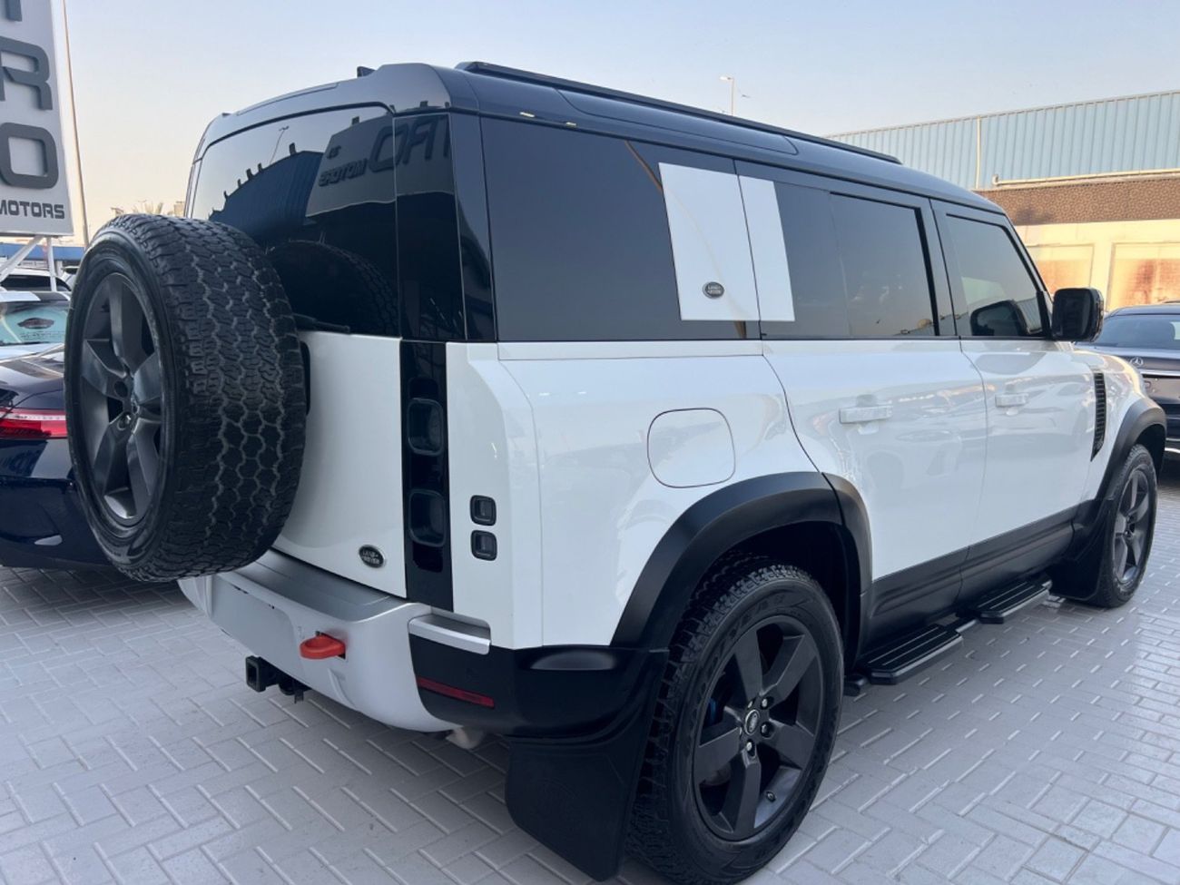 لاند روفر ديفندر P400 110 X 3.0L (5 Seater)