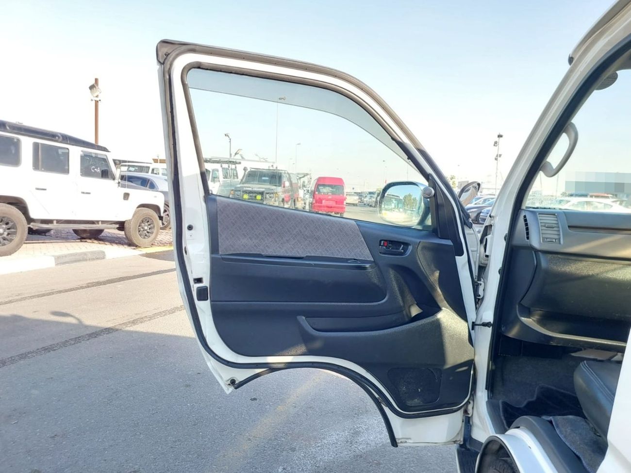 Toyota Hiace TOYOTA HIACE VAN RHD 2007 MODEL 2.0 L PETROL AUTOMATIC(PM71193)