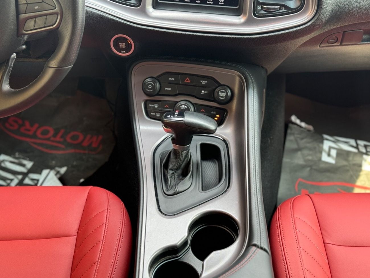 Dodge Challenger Dodge Challenger SXT / 2023 / USA / v6 / Only 5,000mi