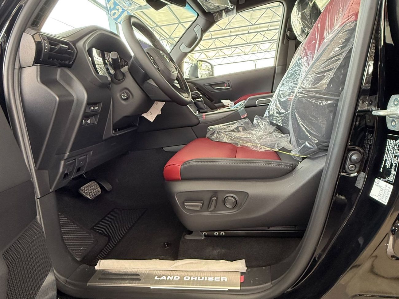 تويوتا لاند كروزر VXR 3.5 HYBRID TWIN TURBO **التصدير فقط خارج الخليج**EXPORT ONLY**