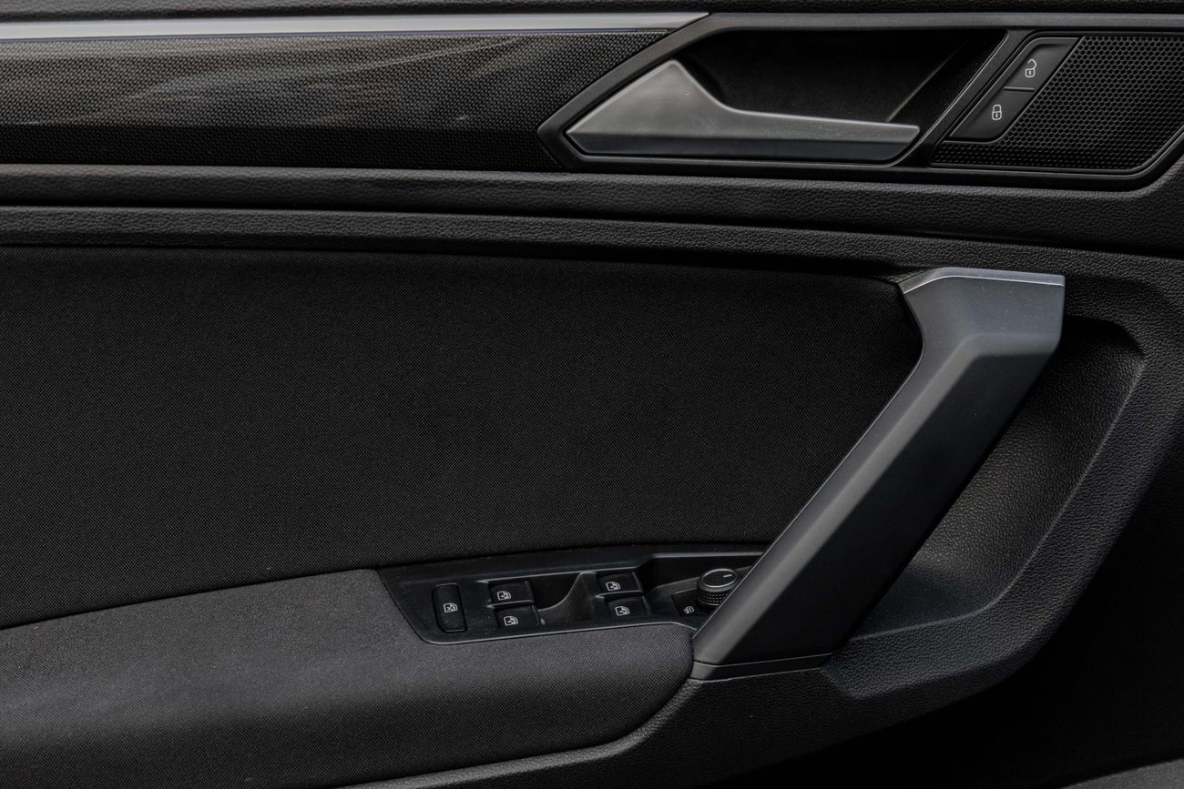 فولكس واجن تيجوان Tiguan Elegance | 1,567 P.M | 0% Downpayment | VW Warranty + Service | Ultra Low KM!