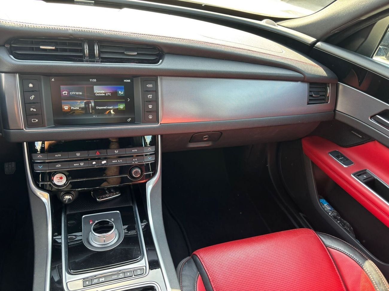 Jaguar XF R-Sport 2.0L Sedan