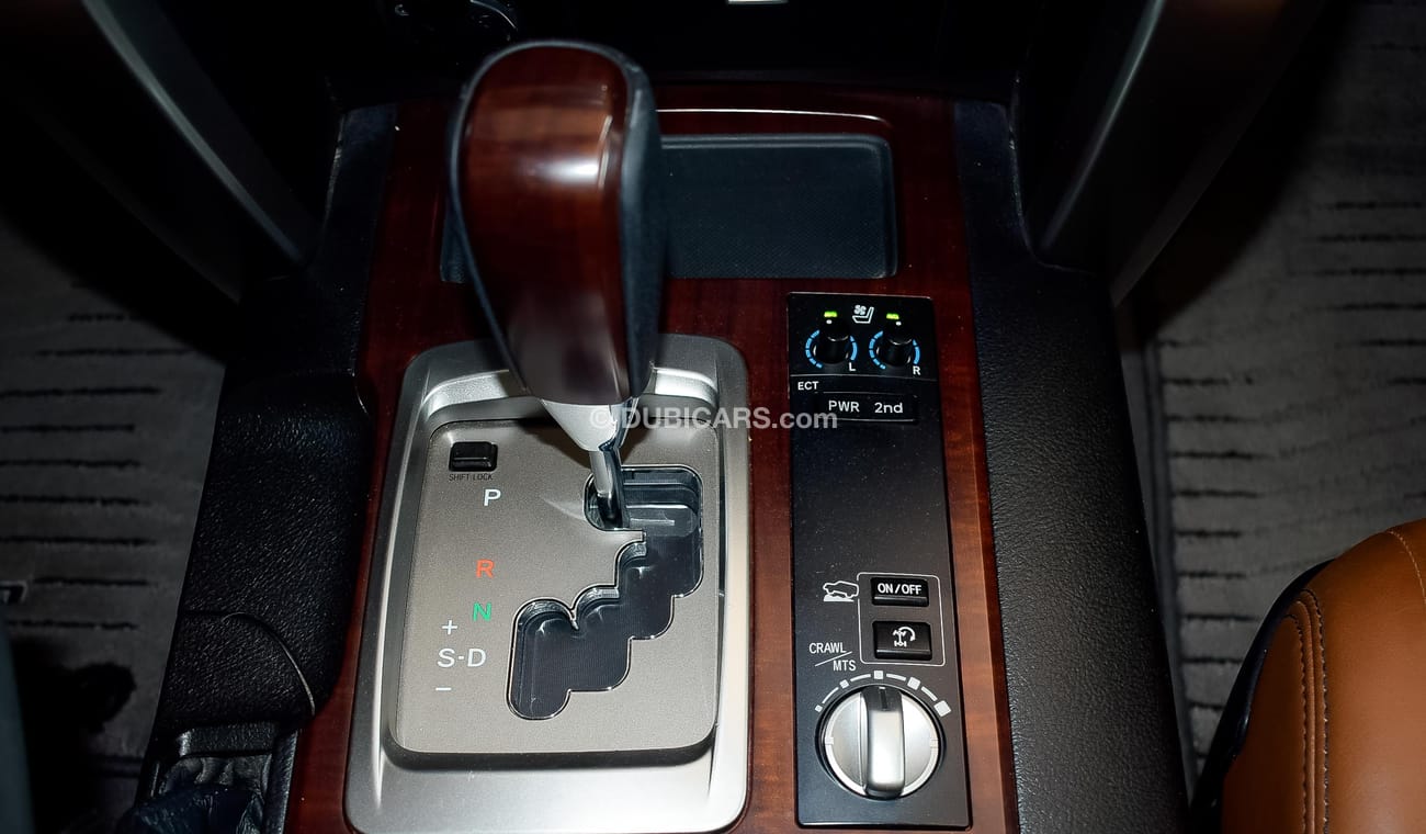 Toyota Land Cruiser VXR V8 5.7