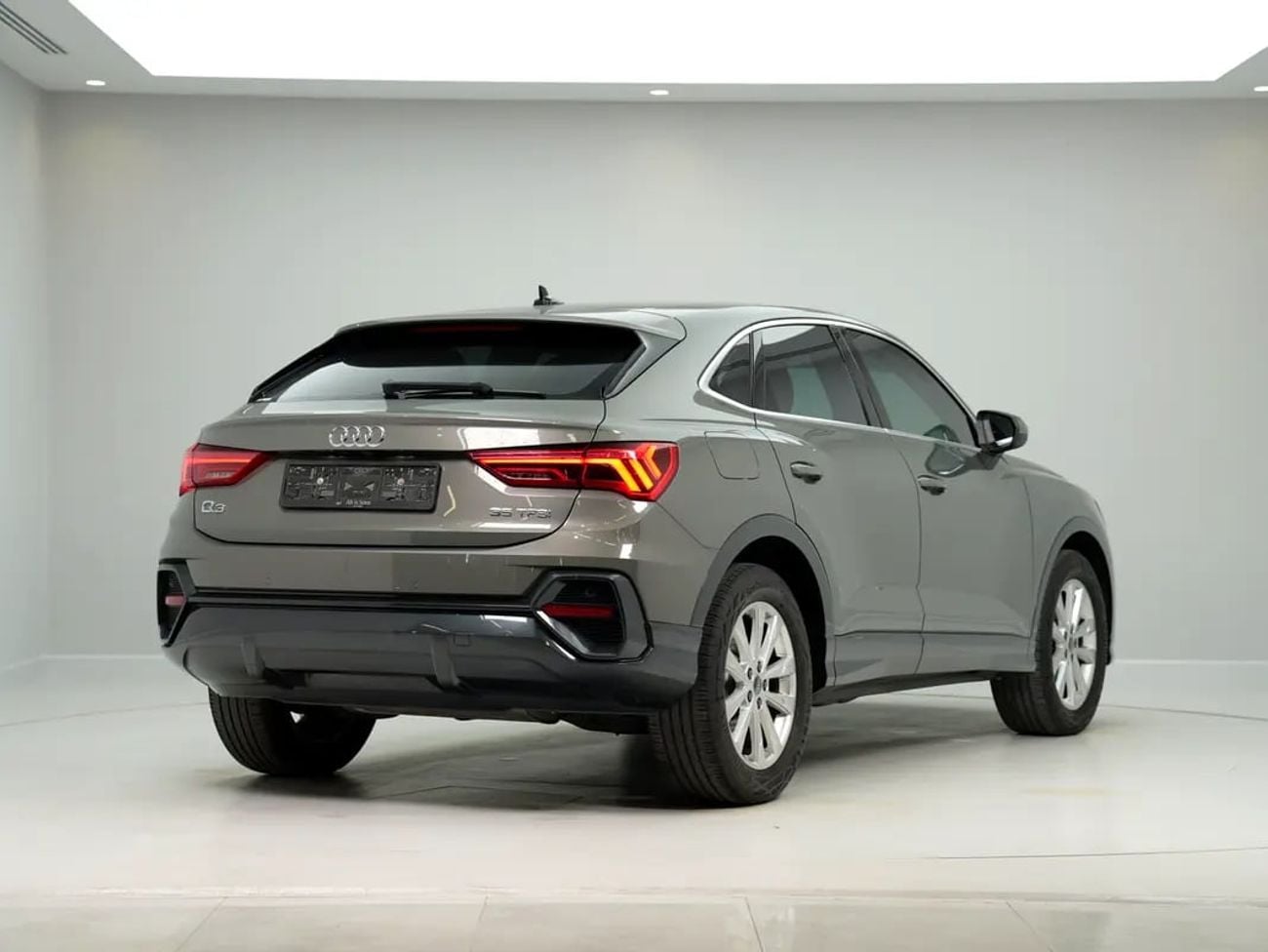 Audi Q3 35 TFSI S-LINE SPORTBACK GCC SPECS, LOW MILEAGE S line