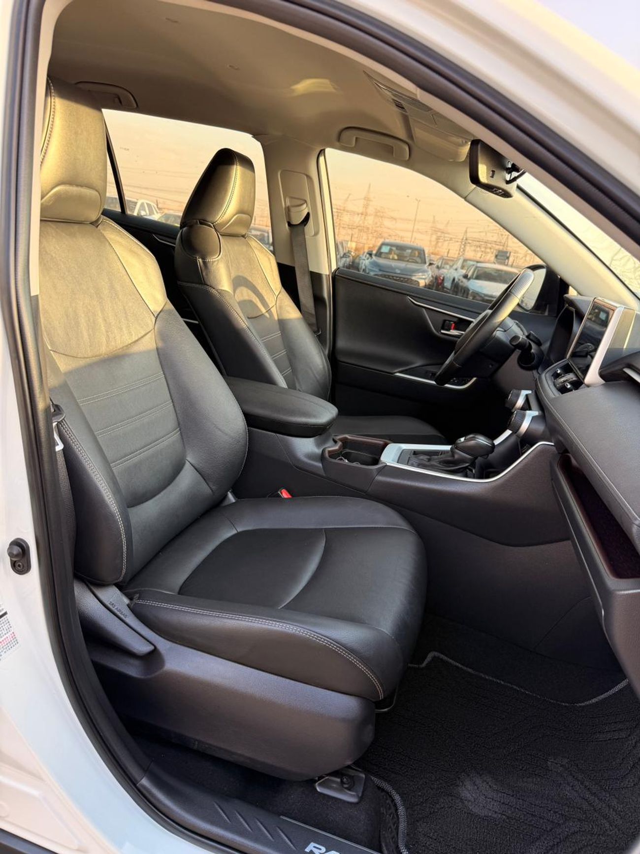 Toyota RAV4 RAV4 2.0L Japan Full option 360 camera, leather seats