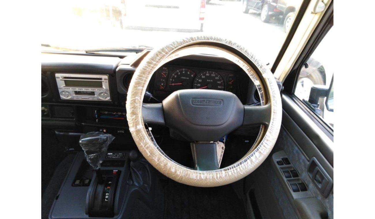 تويوتا لاند كروزر Toyota land cruiser lx 2002 Right hand drive 4wd (Export only)