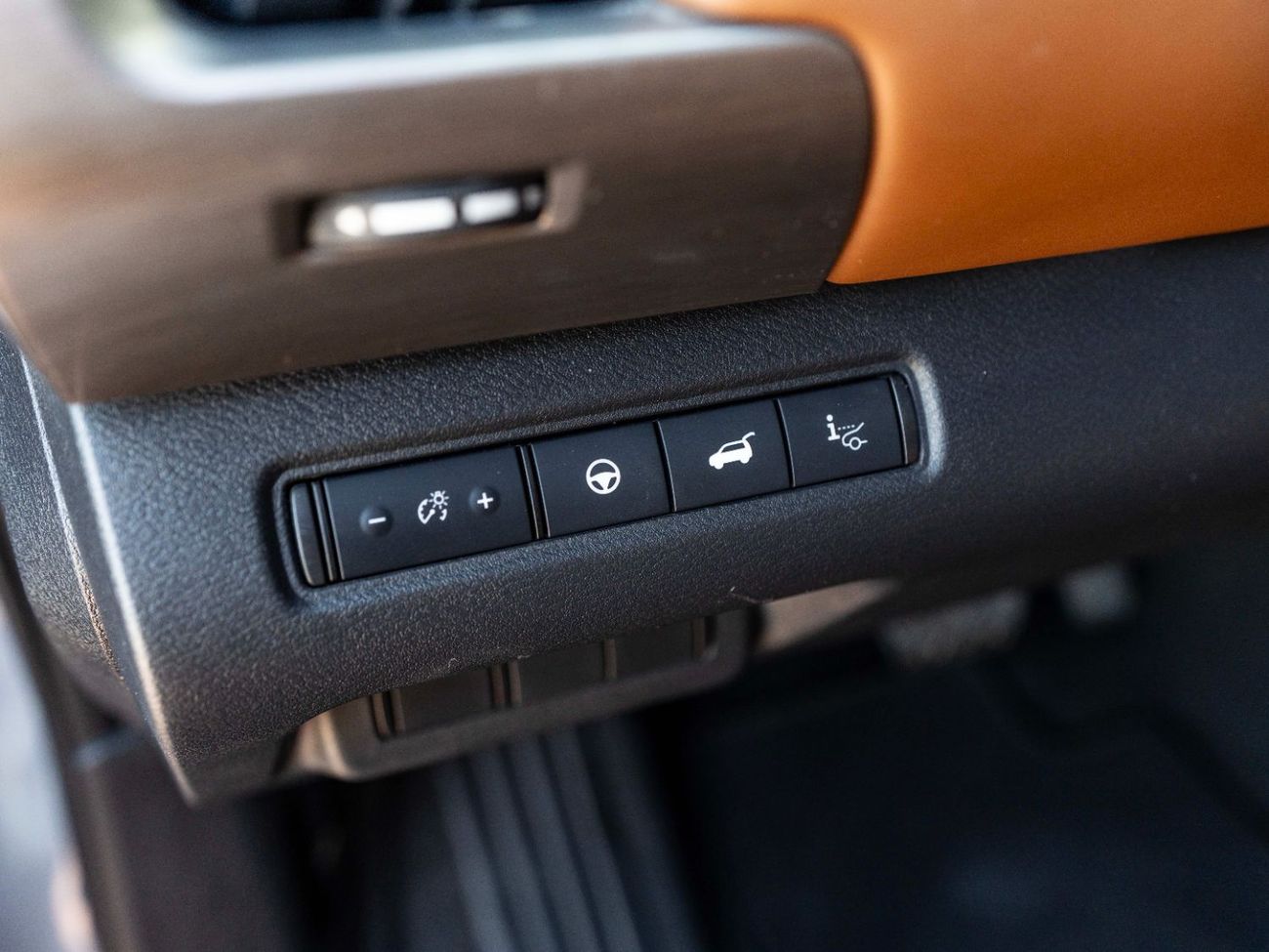 Nissan Pathfinder SL 3.5L (7 Seater)