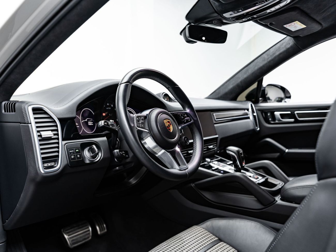 بورش كايان GTS Coupe