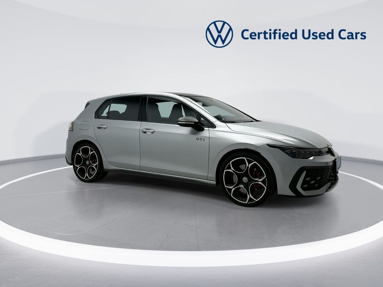 فولكس واجن جولف GTI Fabric++ 2L | Ex-Demo | Black Edition | Queenstown 19" Diamond-Cut Alloys | Performance Hatchback |