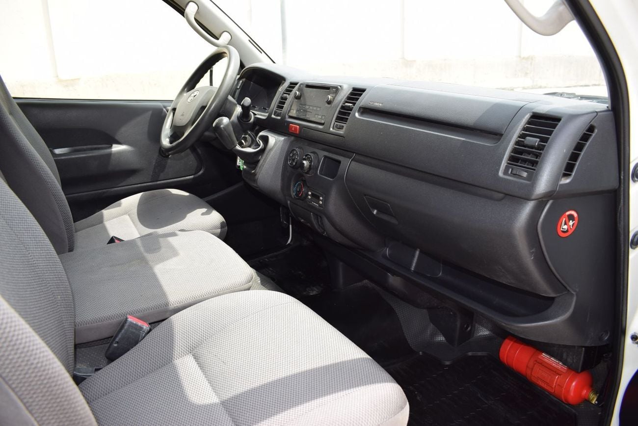 Toyota Hiace Toyota Hiace Std Roof Chiller, Model:2017