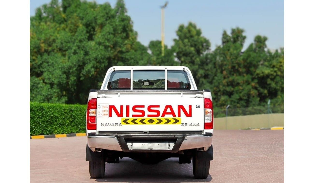 Nissan Navara Std 2.5L 4WD A/T Nissan Navara 4WD 2019 GCC Original Paint accident-free in excellent condition 1175