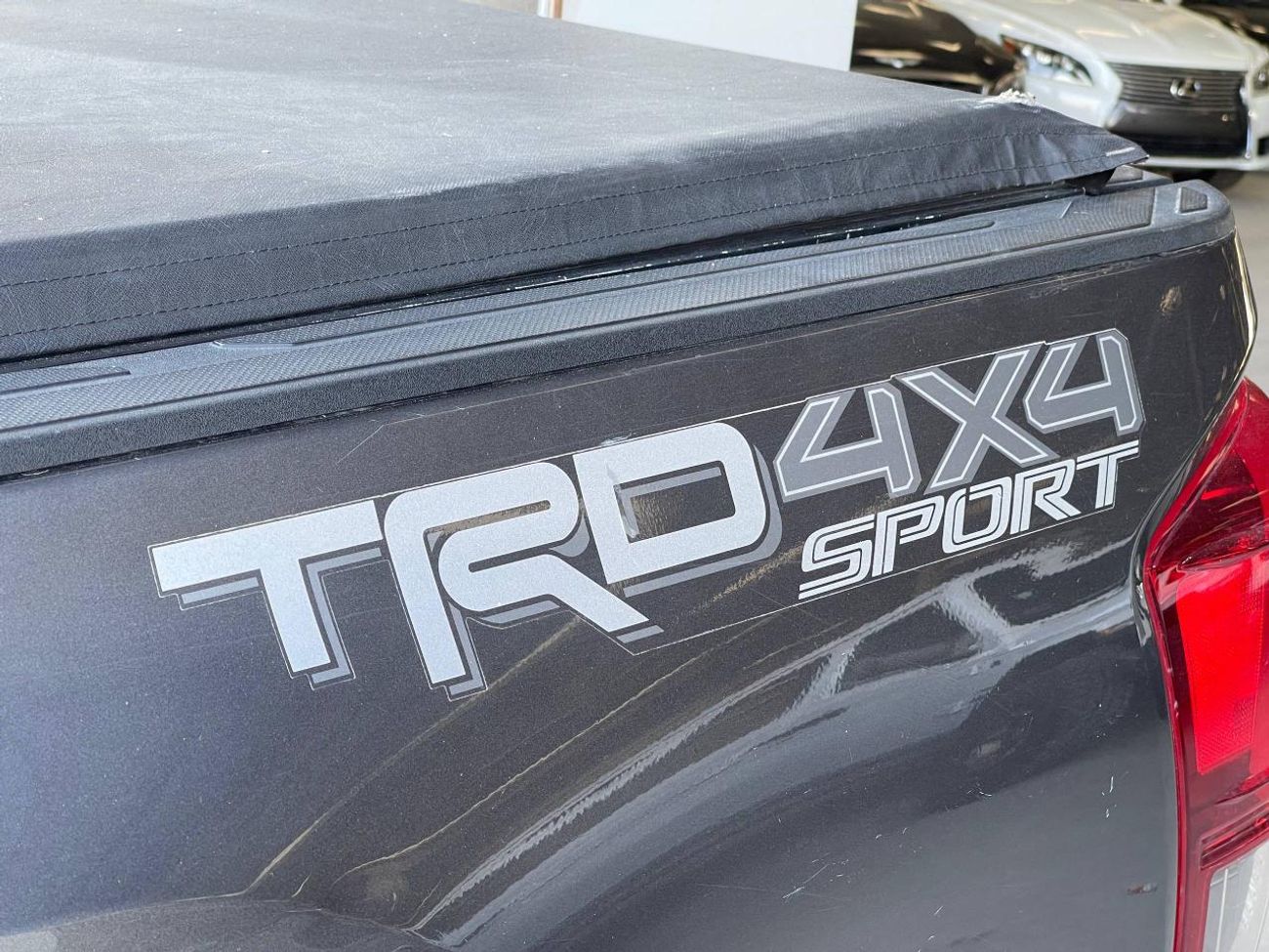 تويوتا تاكوما TRD / V6 / طويل / دخول بدون مفتاح / تشغيل بدون مفتاح / شاشة كبيرة / بحالة ممتازة